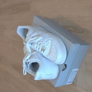 Air Force 1 '07 Size 9.5 White